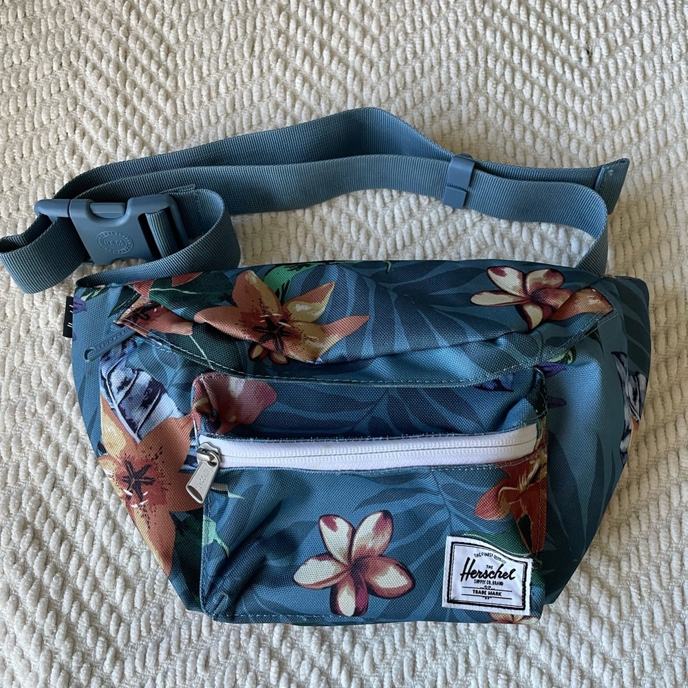 Herschel Fanny Pack NWOTs